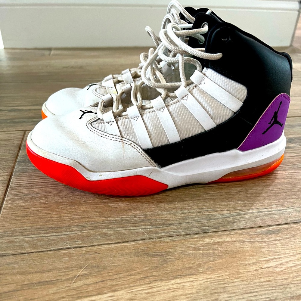 Boys Nike  Air Jordan’s Size 7